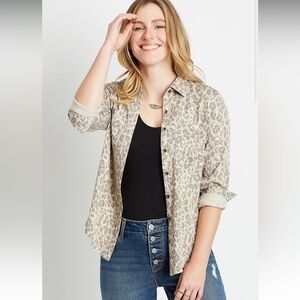 Maurices utility cheetah button down XXL